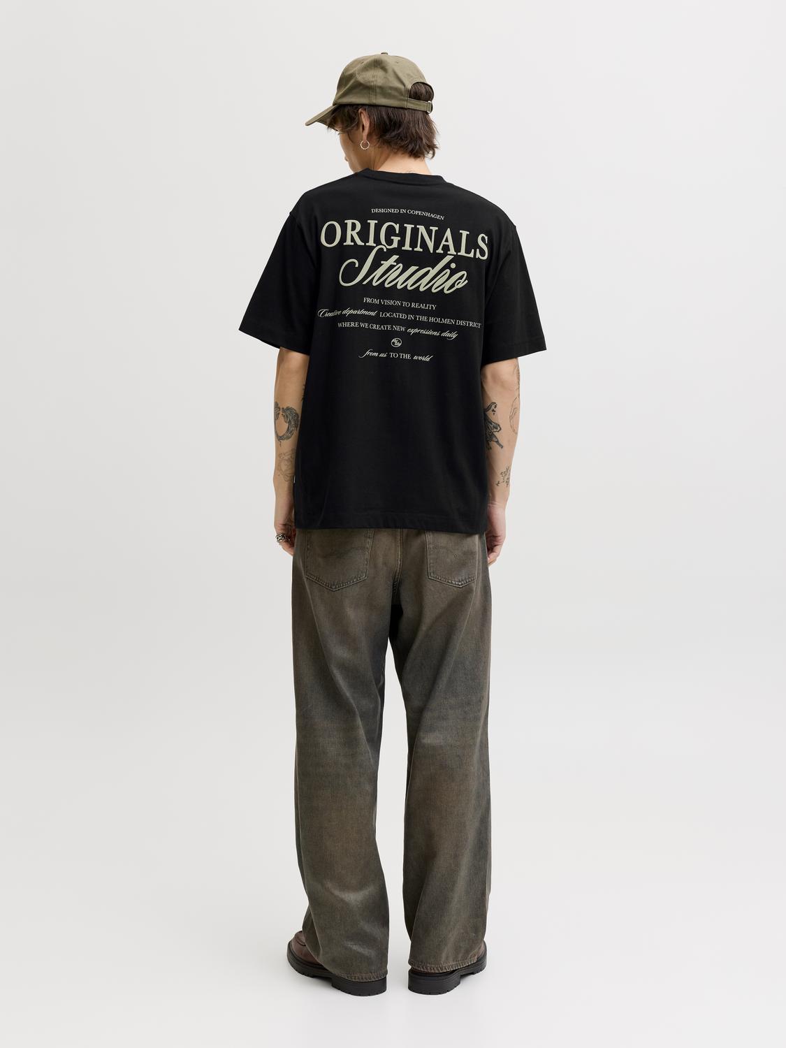 model_shot-back